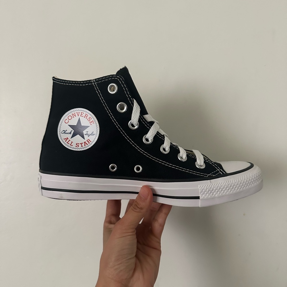 Converse Black/White